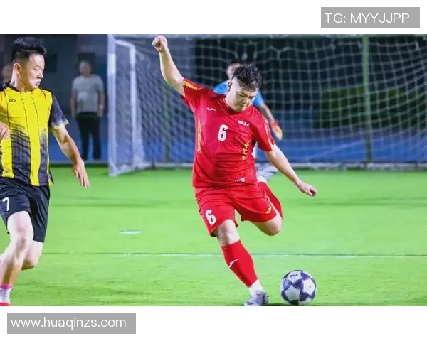 足球场上的旋律与节奏玩音乐的足球明星们的双重才华揭秘