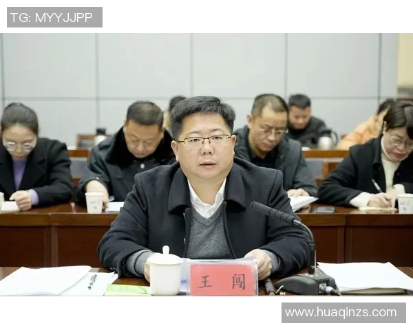 足球明星陈刚的个人简历与精彩照片展示全方位了解他的职业生涯与成就